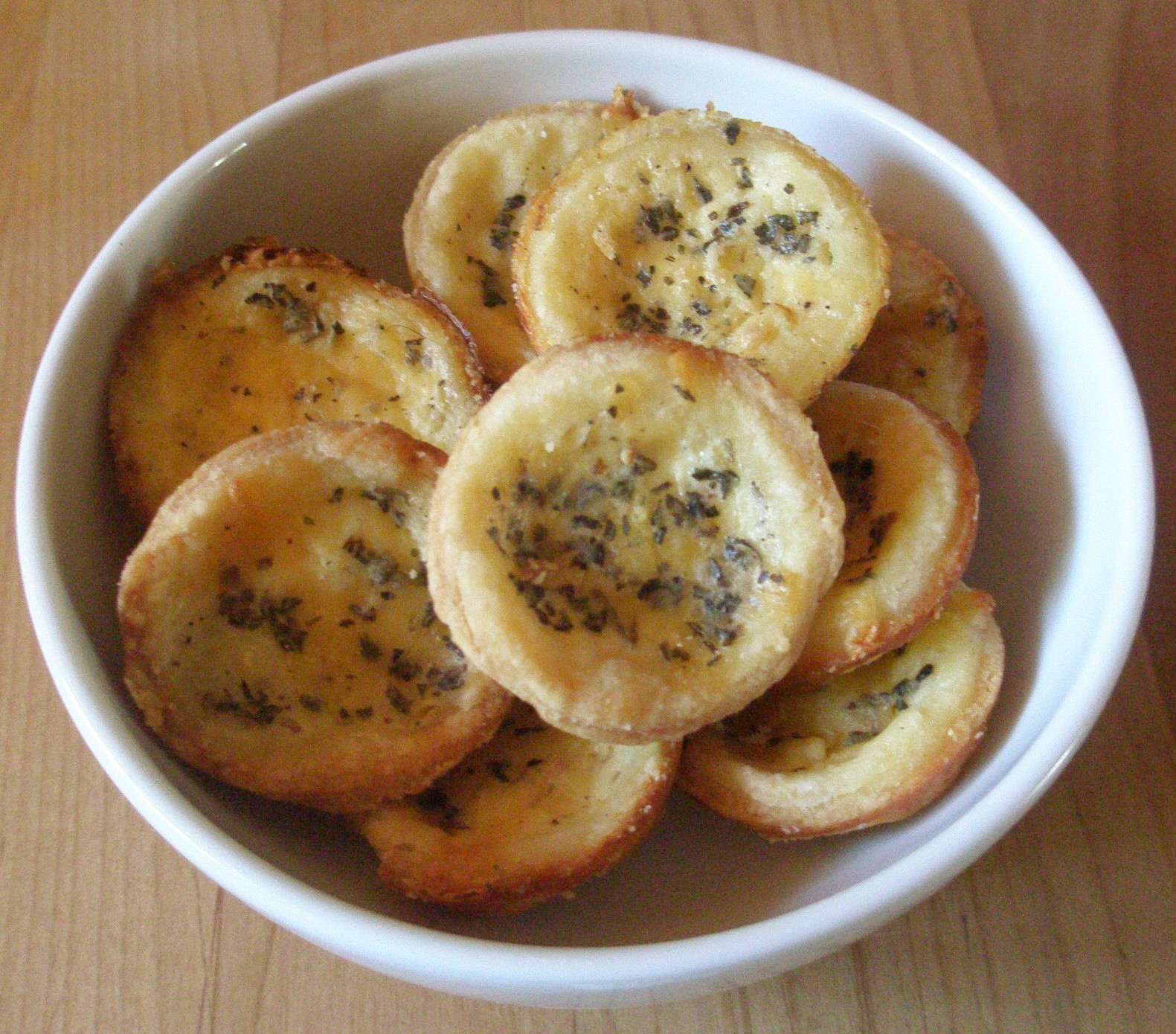 lunchbox monday: bite-sized cheese and herb quiches, gluten-free